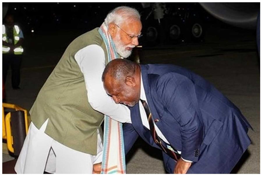 The Real Reason (PNG) PM Touched Modi's Feet